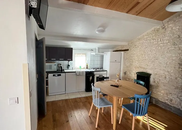 Maison En Pierres, Calme Et Authenticite Vendeenne *